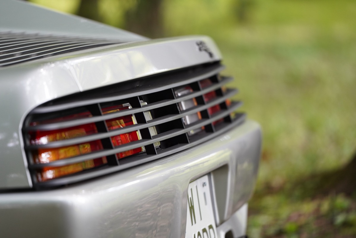 Klasyczny tylny reflektor