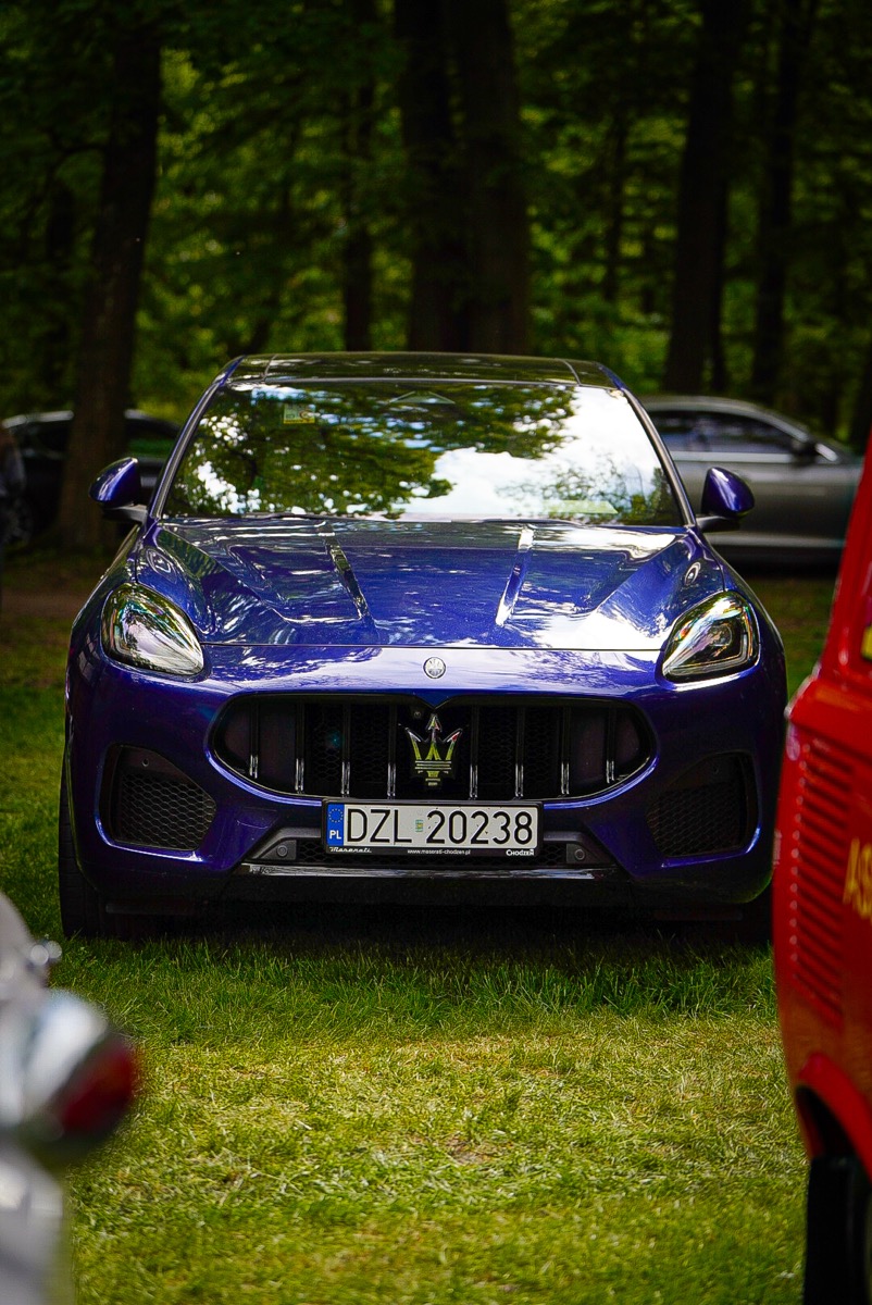 Niebieskie Maserati Grecale