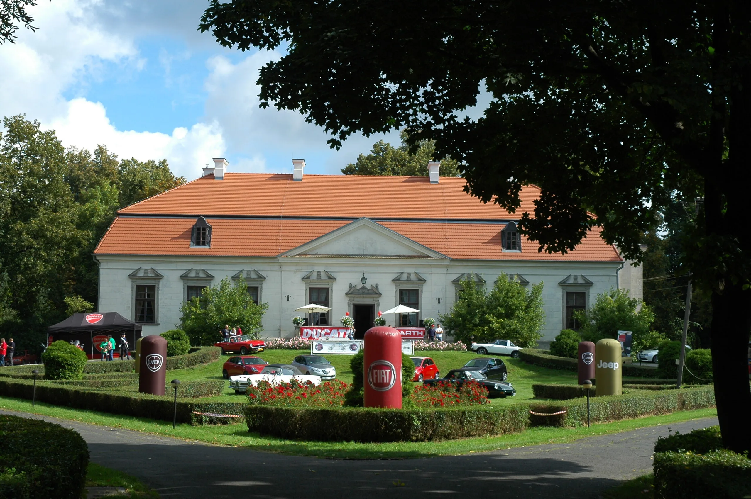 Ferrari F40 wieczorem